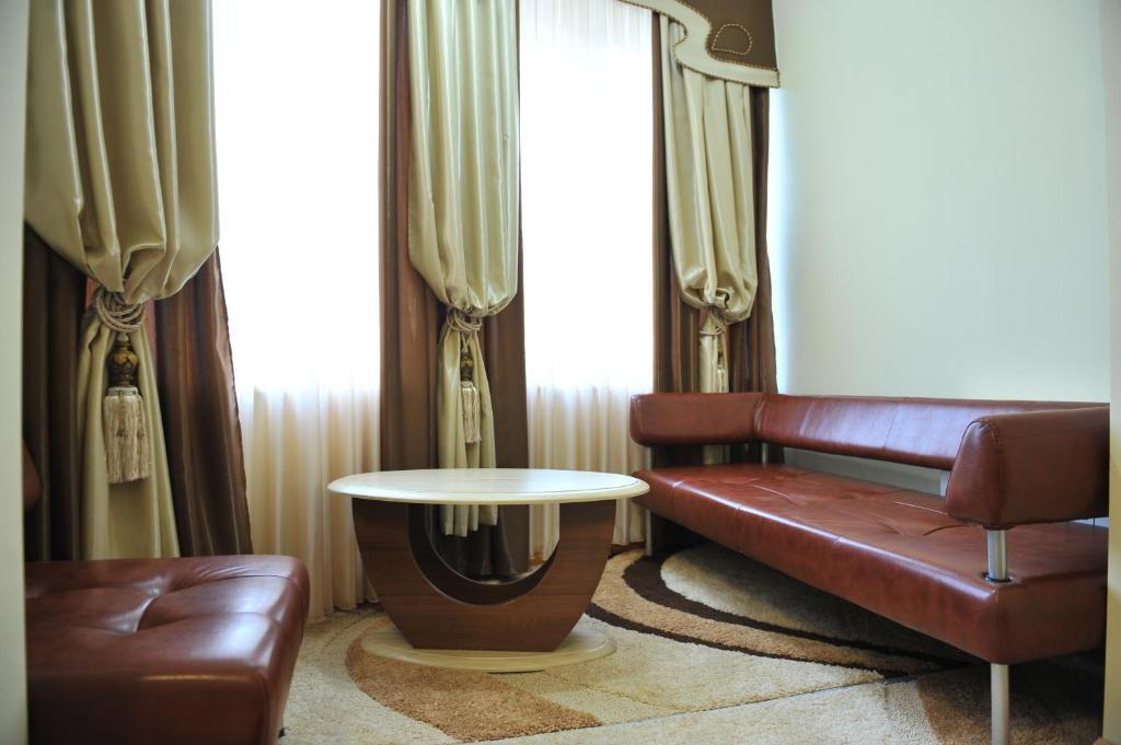 Andinna Hotel Chernivtsi Luaran gambar